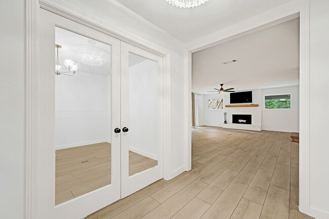 Photo - 725 Talmalge Hall Dr