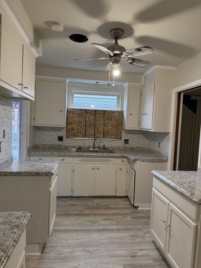 Photo - 3 bedroom brick ranch