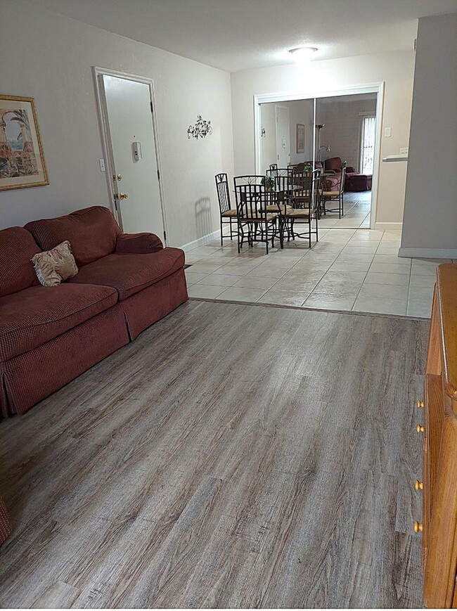 Photo - 1700 SW 16th Ct Unidad P08