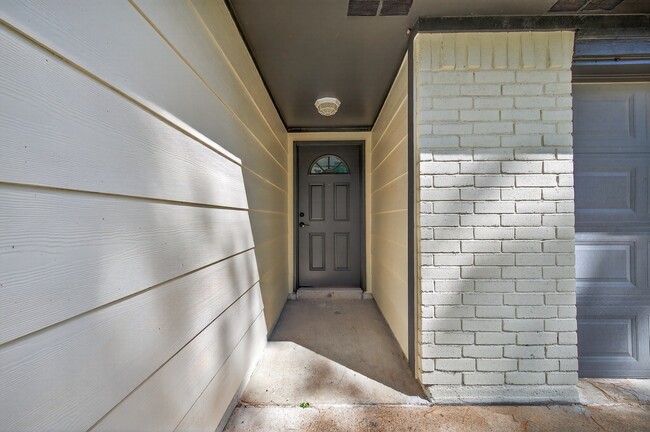 Photo - 4911 Maurita Dr