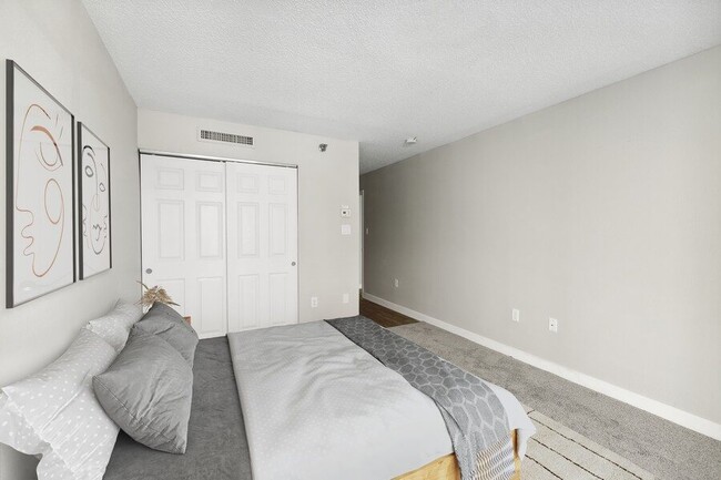 Lenox Cove Apartments