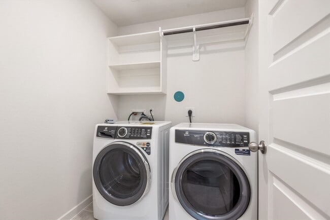 Photo - 3111 W Frontier Ln