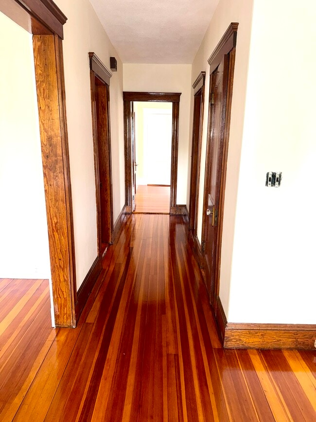 Building Photo - 66 Cleveland St Unit 1