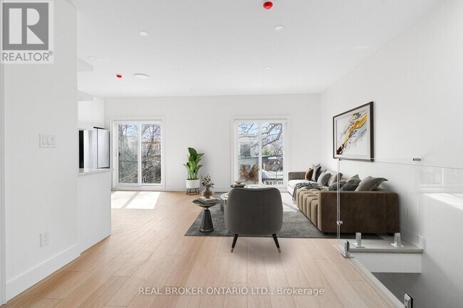 Photo - 21 Farnham Ave