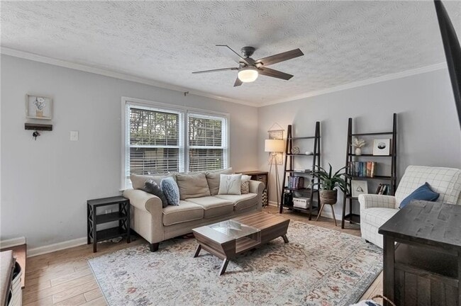 Photo - 8 Arpege Way NW