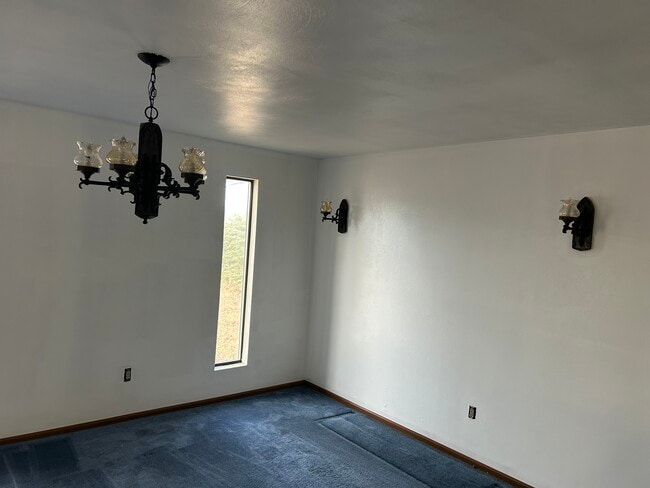 Photo - 725 S Belt W