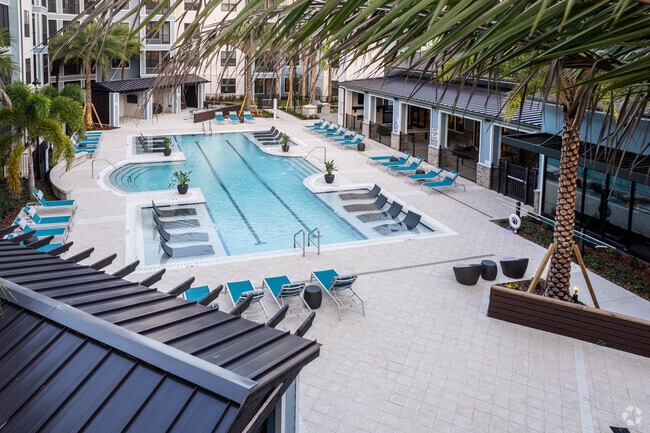 Photo - Vintage Horizon West