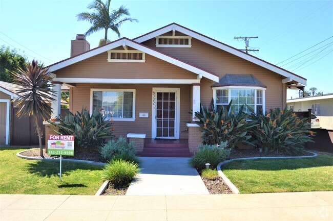 Building Photo - Belmont Heights Home close to Schools
