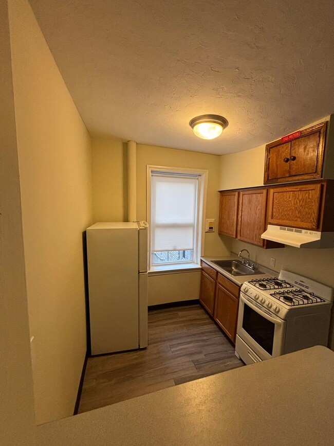 Photo - 161 Kelton St
