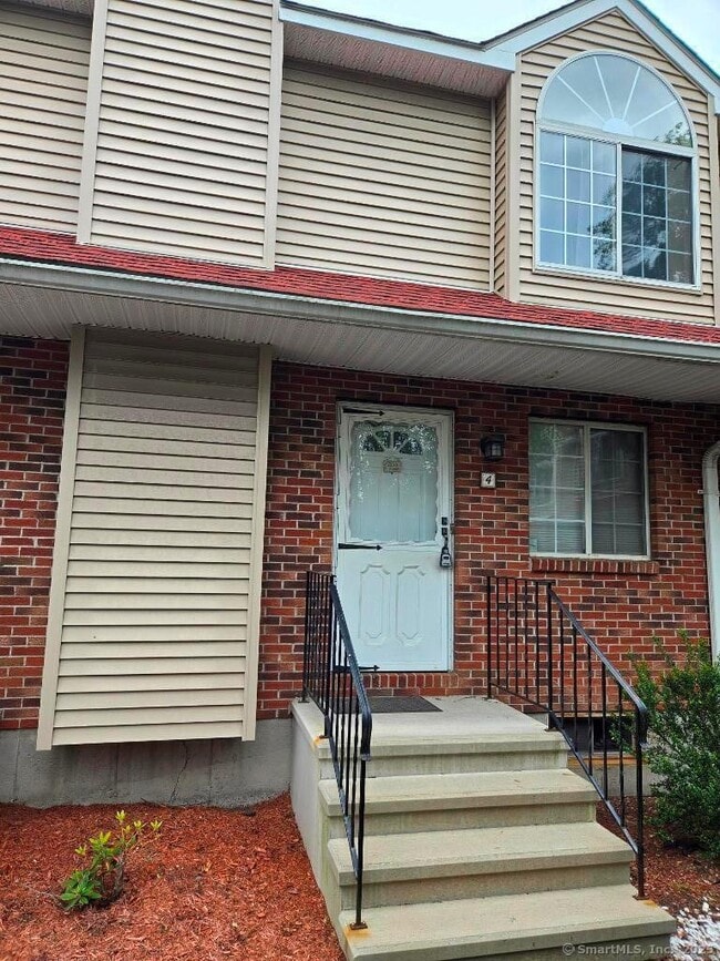 Photo - 62 Pierpont Rd Unit APT 4