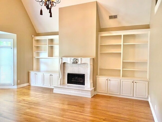 Photo - Beautiful 5BR 4.5 bath + bonus room family home in Collierville! Collierville schools
