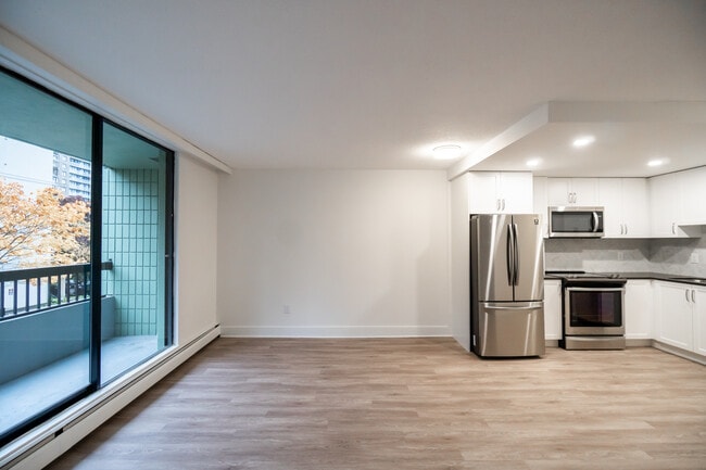 Photo - 1348 Barclay Street