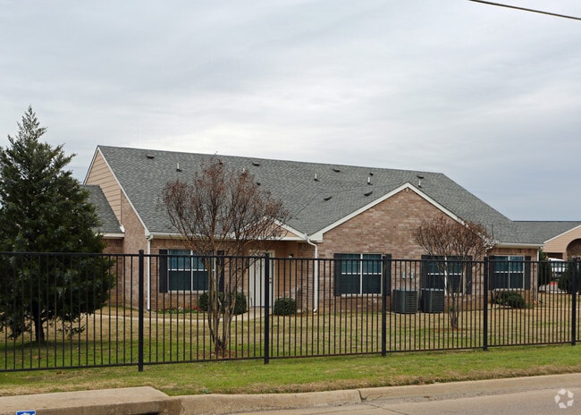 Villas of Forest Hill