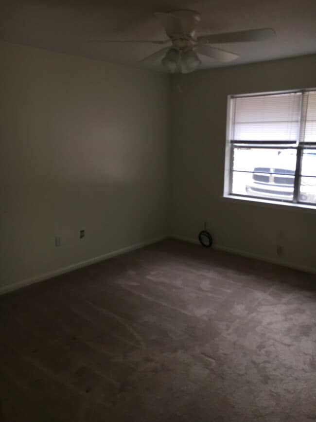 Photo - 2 Bedroom 1 bath apartment Unit 104