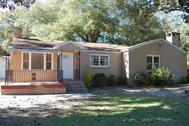 Photo - 323 Sally Dr House