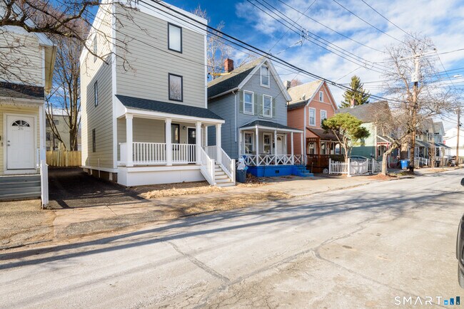 Building Photo - 28 Townsend St