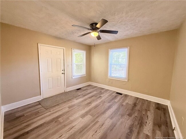 Photo - 1106 Clark St