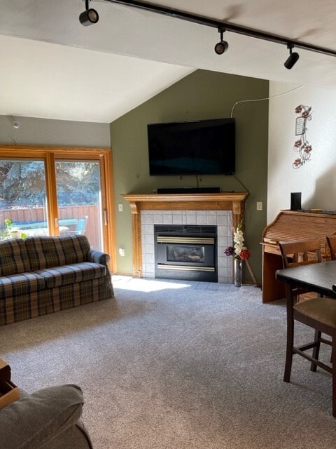 living space - 3175 Solar Blvd Unidad 10