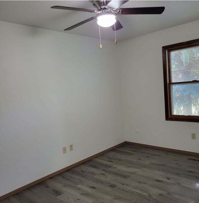 500 W Dartmouth St Rental For Rent in Vermillion, SD