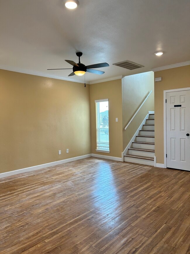 Photo - 15325 Cruiser St Unidad A