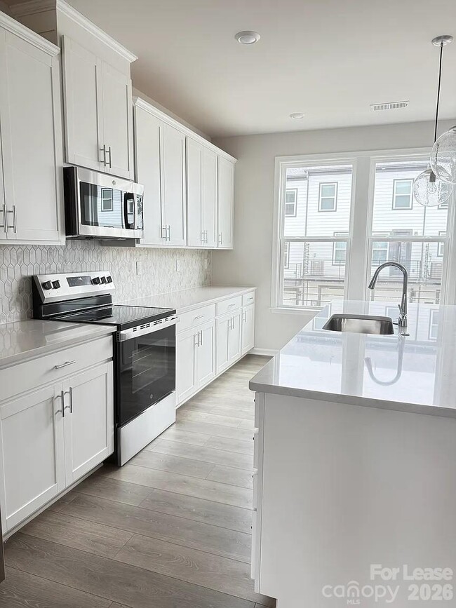 Photo - 5029 Sunnybrae Pl