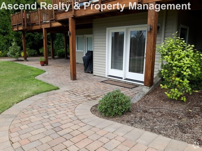 Building Photo - Unique Opportunity to Lease 2 Bed Lower Un... Rental