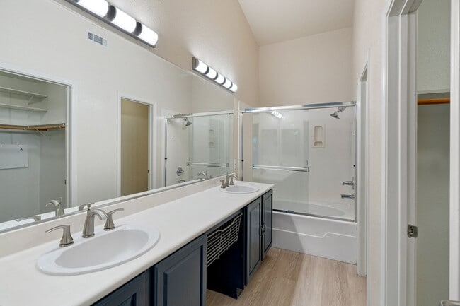 Photo - UPGRADED TOWNHOME OFFERS UTMOST CONVENIENCE