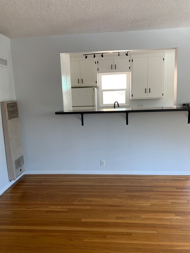 BAR - 1047 E 1st St Unit #7 Mayfair House