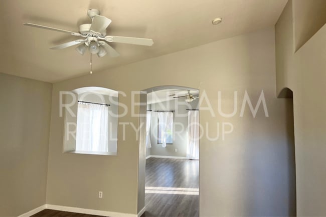 Building Photo - Beautiful 3-bedrooms, 2-baths home nestled...