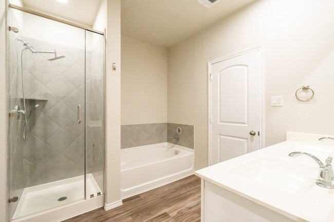 Photo - 16856 Pink Wintergreen Dr