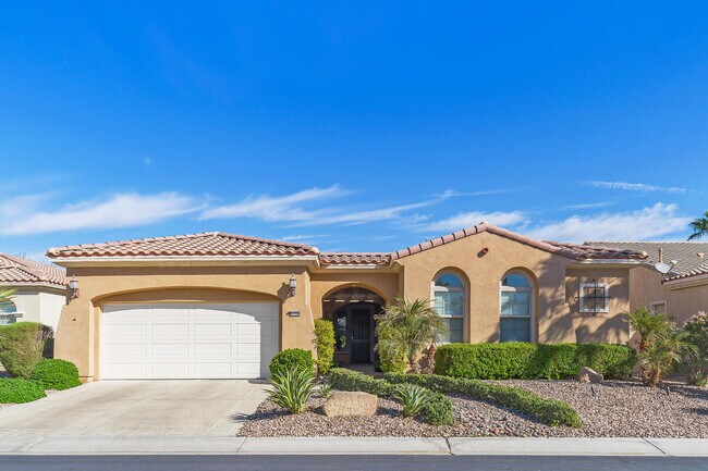 81126 Avenida Lorena