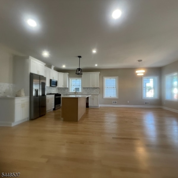 Photo - 1297 Avy St