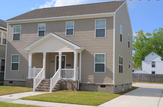 Front of house - 854 43rd St Casa