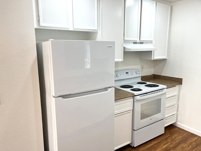 4435-4441 52nd St