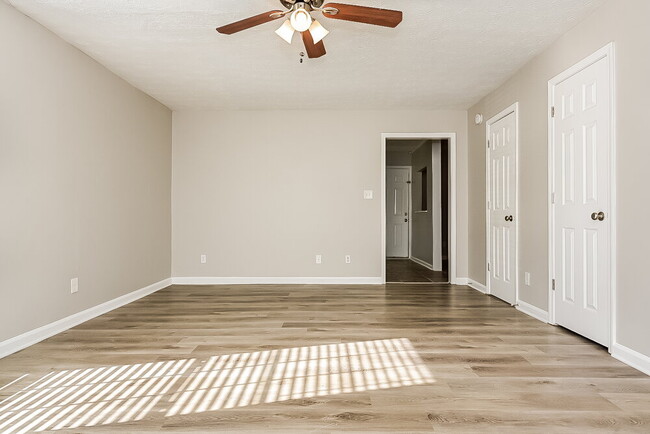 Photo - 2725 Woodward Rd