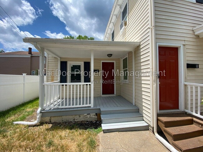Building Photo - 806 Weedon St Unit A