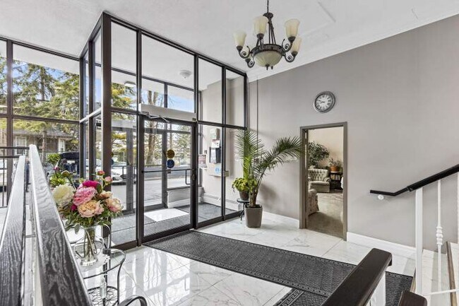 Photo - Hillview Towers