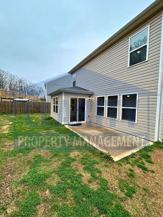 Photo - Beautiful 3 bedroom home in North Cleveland neighborhood!