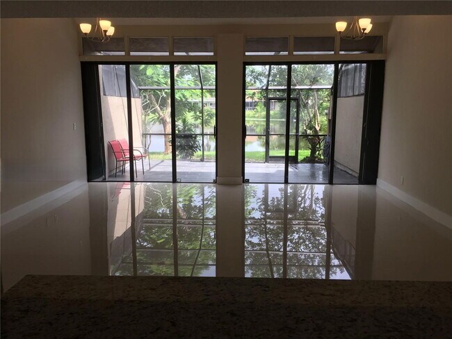 Photo - 10951 N Lakeview Dr