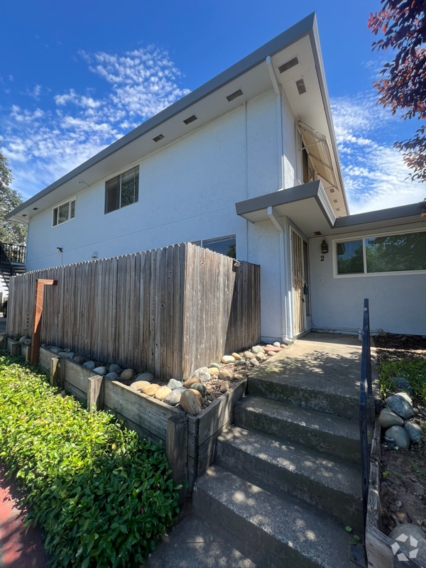 Building Photo - 4722 Greenholme Dr Rental