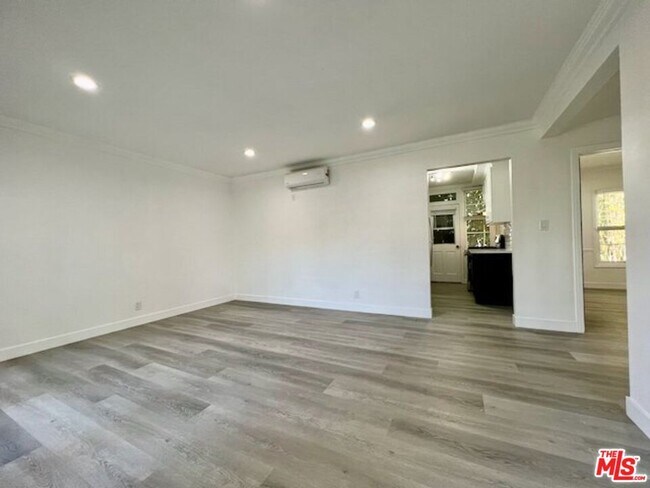 Photo - 1836 N Edgemont St Unit #2