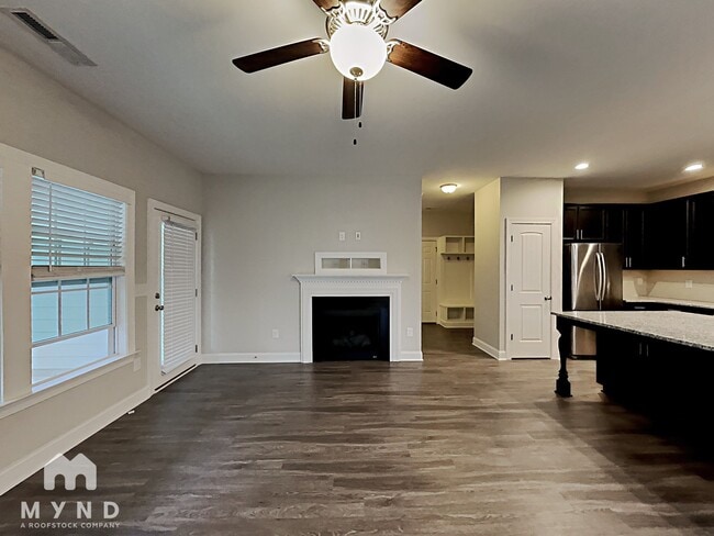 Photo - 321 Midnight Moon Dr