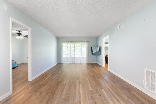 Photo - 124 Lake Constance Dr