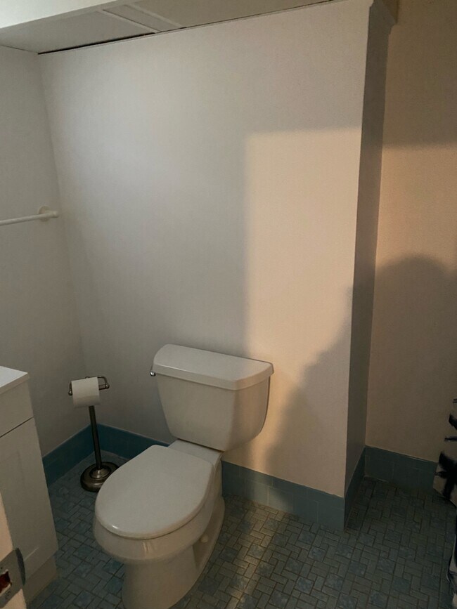 Photo - 268 Delmar Ave Unit Side Entrance