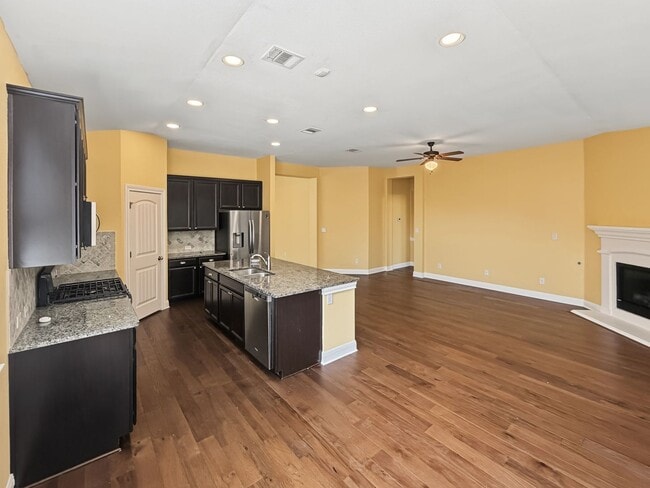 815 Expedition Way