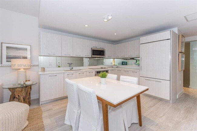 Photo - 55 SW 9th St Unidad 1010