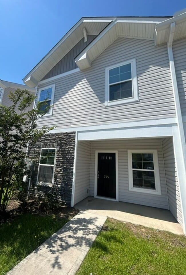 Building Photo - READY FOR YOU IN HARBISON GROVE