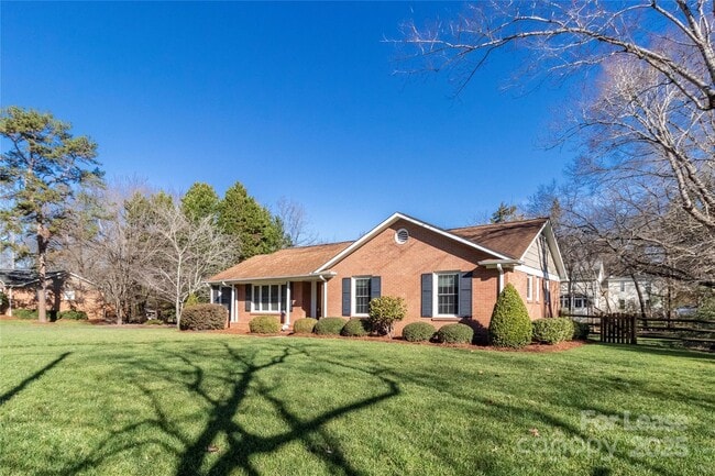 Building Photo - 6618 Castlegate Dr Rental
