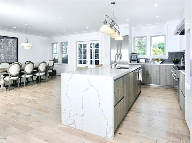 Photo - 1 Home Pl Unit B