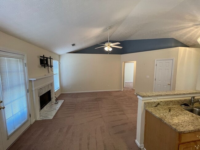 2500 Hillvale Cir